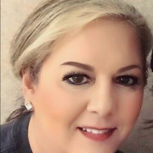 Meet your Posher, Candace